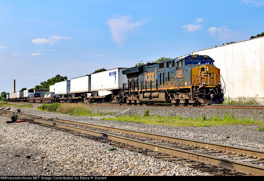 CSX 3382 on I-010